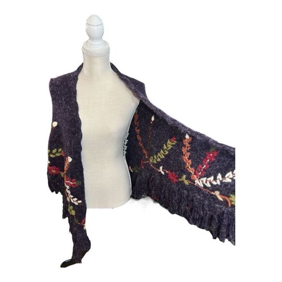 Peruvian Trading Co Fringe Knit Poncho Cape One Size Purple Red Floral - Picture 4 of 10